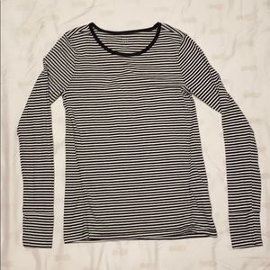 Long sleeve Gap feather tee